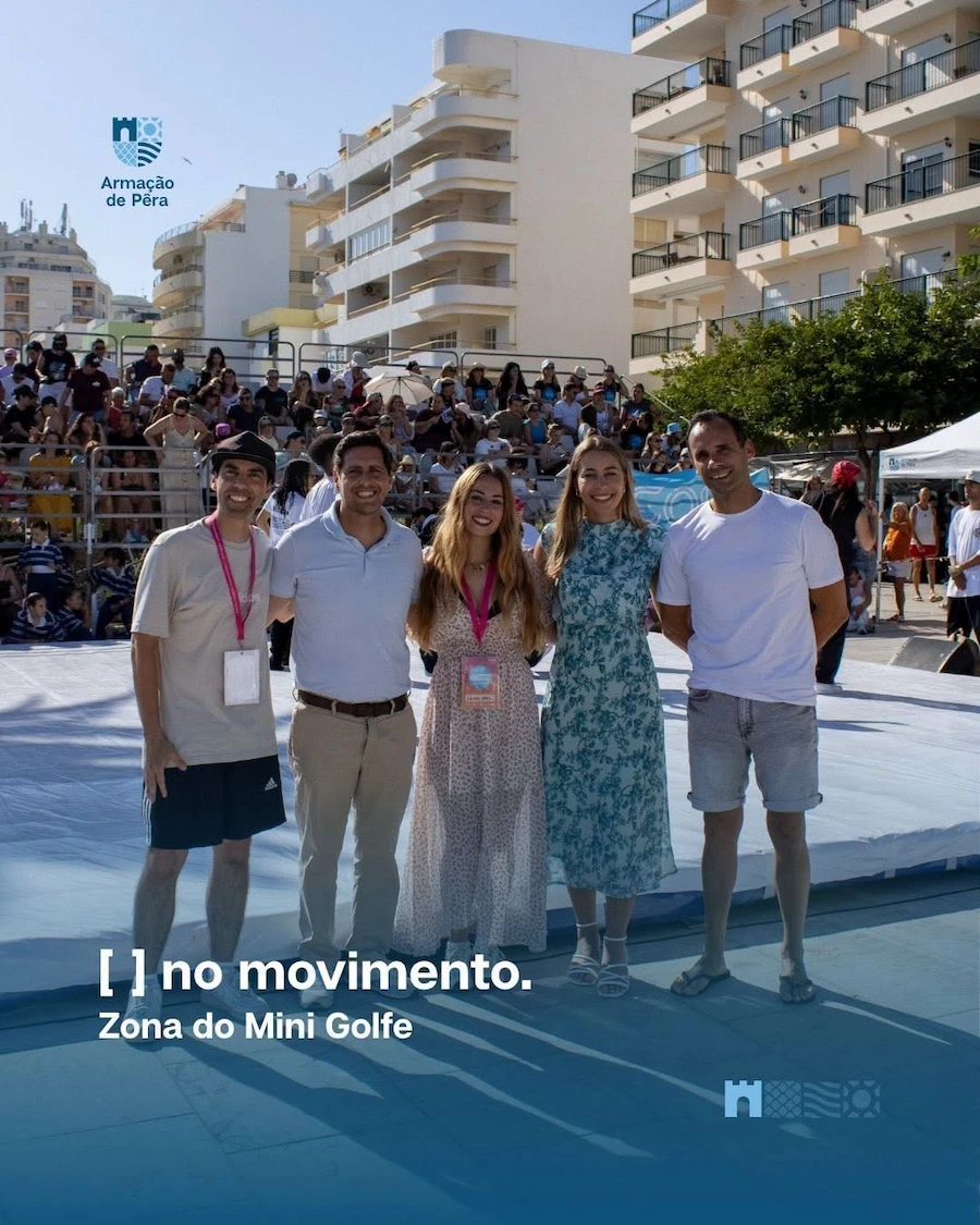 Publicação da rubrica No Movimento, sobre um evento na zona do Mini Golfe de Armação de Pêra